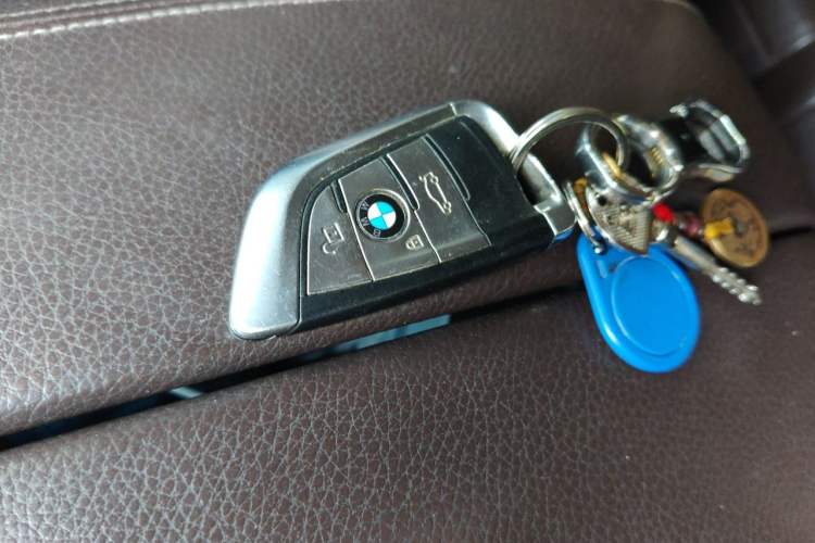 Used BMW X5 2018 xDrive28i Vehicle Key