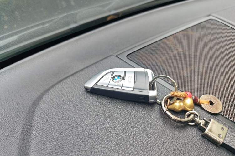 Used BMW X5 2018 xDrive28i Vehicle Key