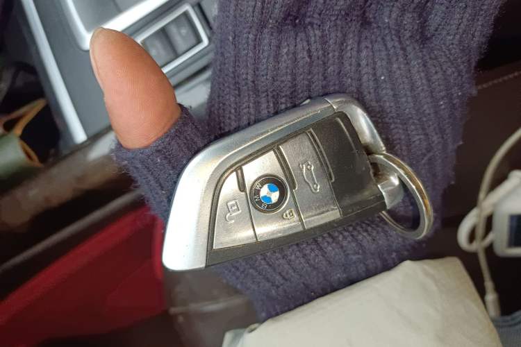 Used BMW X5 2018 xDrive28i Vehicle Key