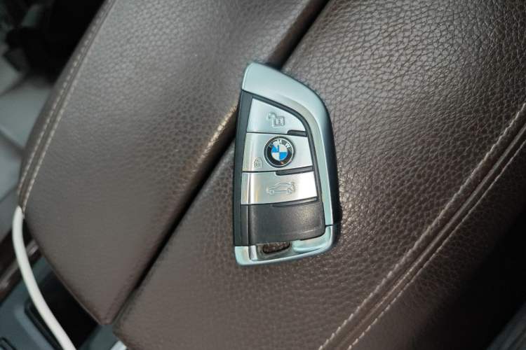 Used BMW X5 2018 xDrive28i Vehicle Key