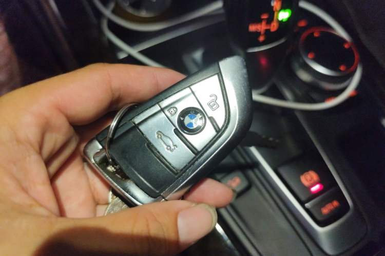 Used BMW X5 2018 xDrive28i Vehicle Key