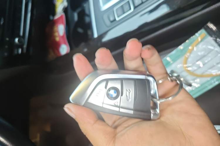 Used BMW X5 2018 xDrive28i Vehicle Key