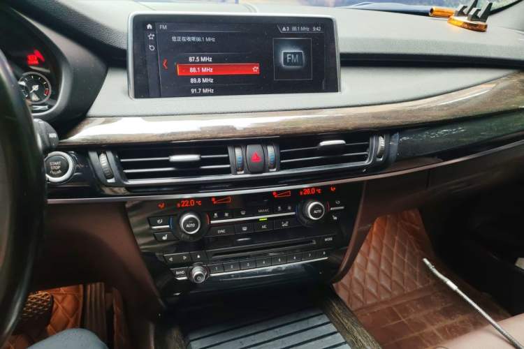 Used BMW X5 2018 xDrive35i M Sport Luxury Edition Audio And AC Panel