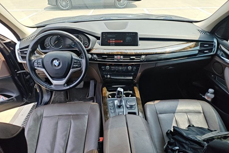 Used BMW X5 2018 xDrive28i Center Console