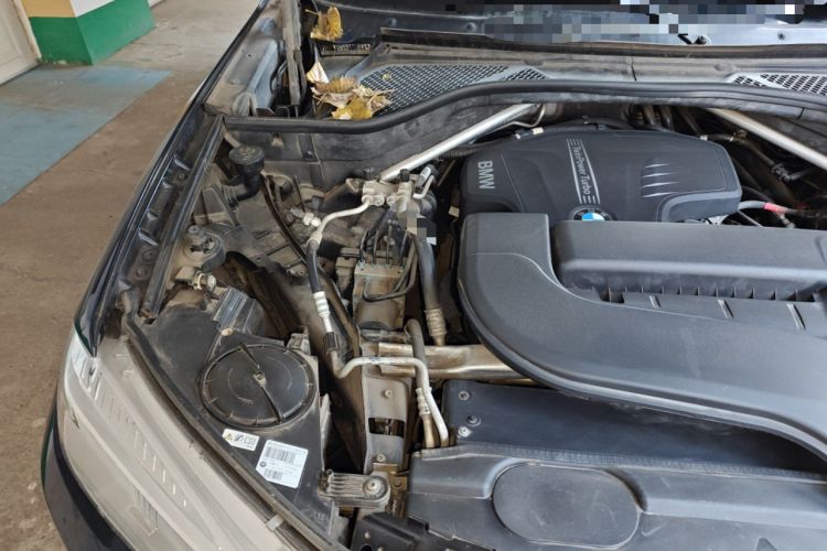 Used BMW X5 2018 xDrive28i Engine Bay Right
