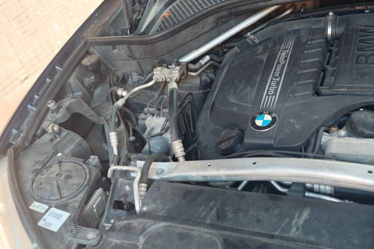 Used BMW X5 2018 xDrive35i Elegant Edition Engine Bay Right