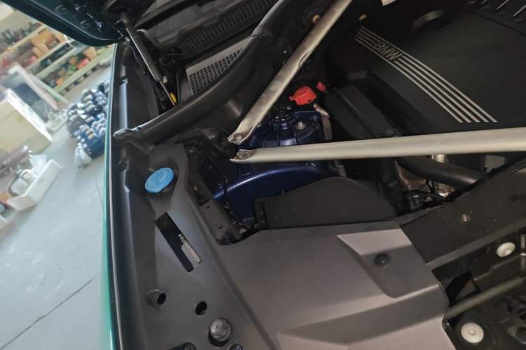 Used BMW X5 2018 xDrive35i M Sport Edition Engine Bay Right