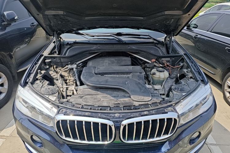 Used BMW X5 2018 xDrive28i Engine Bay