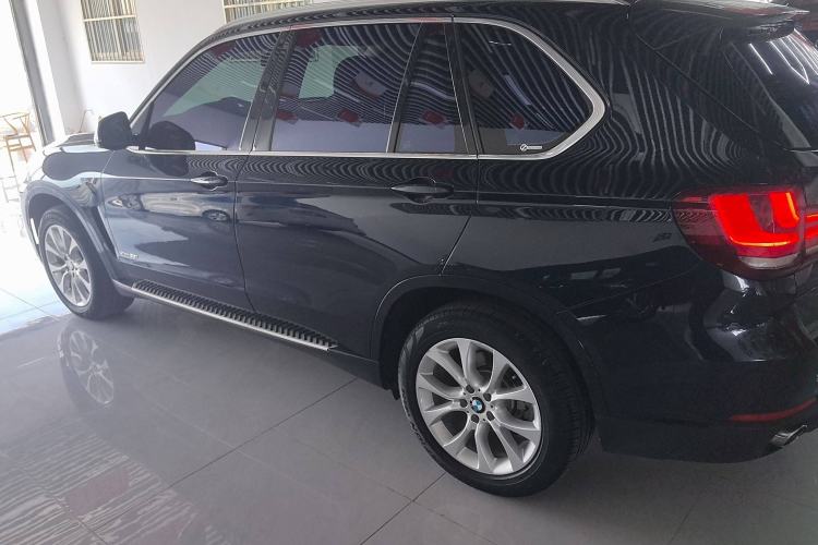 Used BMW X5 2018 xDrive28i Exterior 3