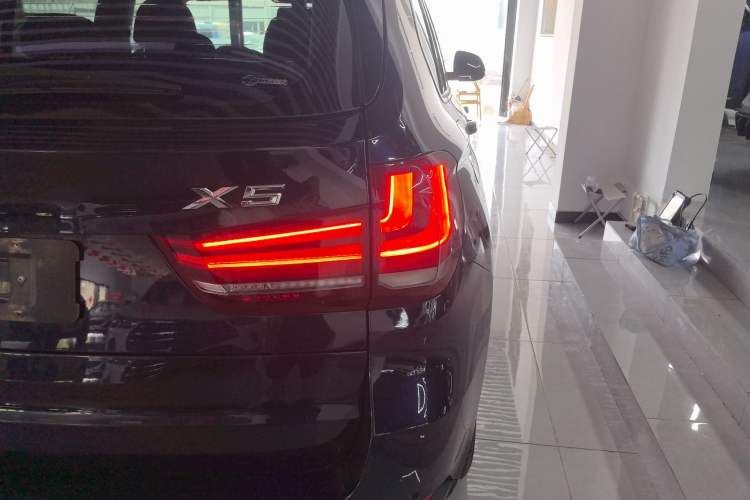 Used BMW X5 2018 xDrive28i Exterior 6