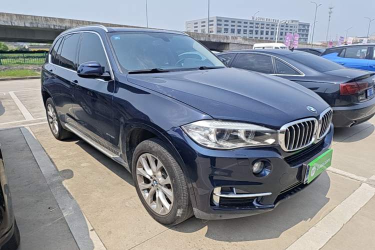 Used BMW X5 2018 xDrive28i Front Right 45 Deg