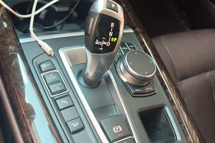 Used BMW X5 2018 xDrive35i Elegant Edition Gear Lever