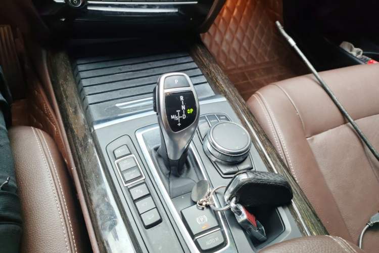 Used BMW X5 2018 xDrive35i M Sport Luxury Edition Gear Lever