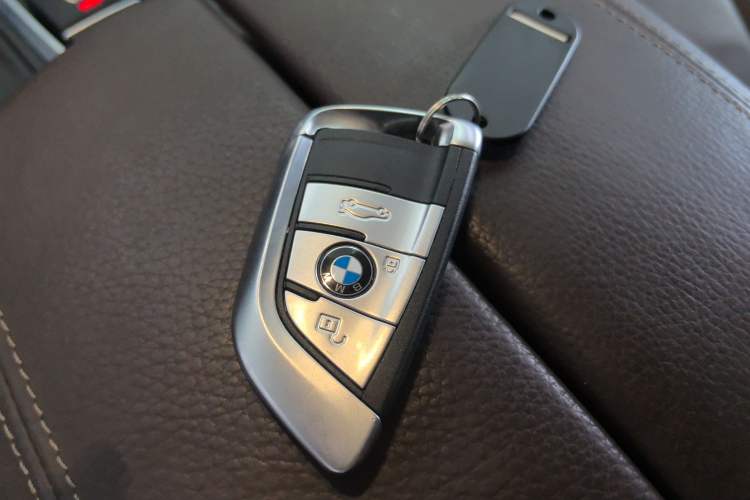 Used BMW X5 2018 xDrive28i Interior 1