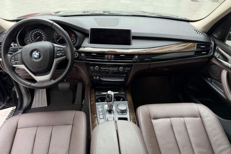 Used BMW X5 2018 xDrive35i Elegant Edition Interior 1
