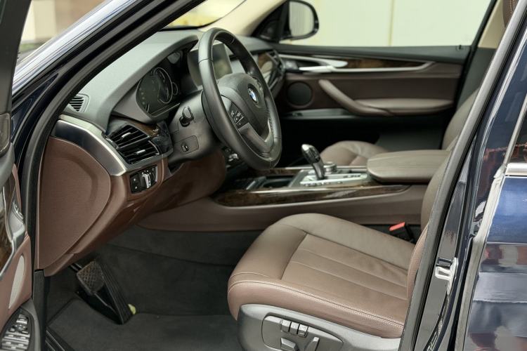 Used BMW X5 2018 xDrive35i Elegant Edition Interior 2