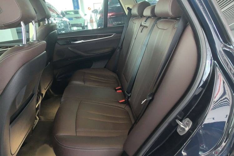 Used BMW X5 2018 xDrive28i Interior 4