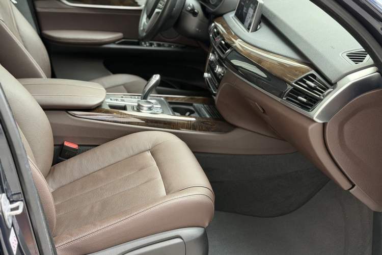 Used BMW X5 2018 xDrive35i Elegant Edition Interior 5