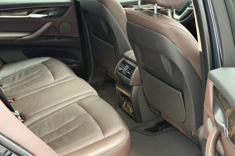 Used BMW X5 2018 xDrive35i Elegant Edition Interior 6