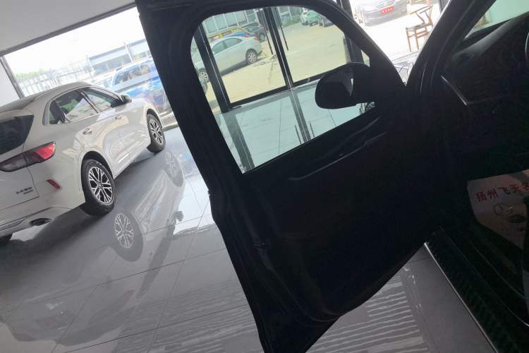 Used BMW X5 2018 xDrive28i Interior 7