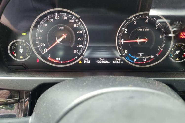 Used BMW X5 2018 xDrive35i M Sport Luxury Edition Odometer Close Up