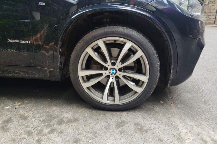 Used BMW X5 2018 xDrive35i M Sport Luxury Edition Right Front Wheel Hub