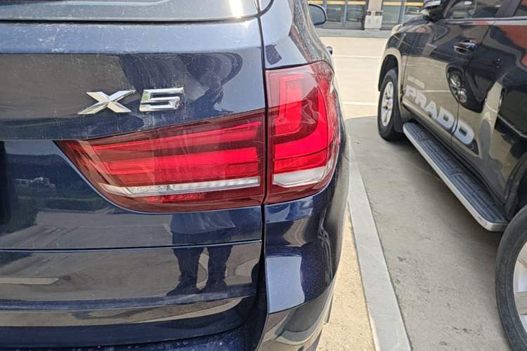 Used BMW X5 2018 xDrive28i Right Rear Taillight