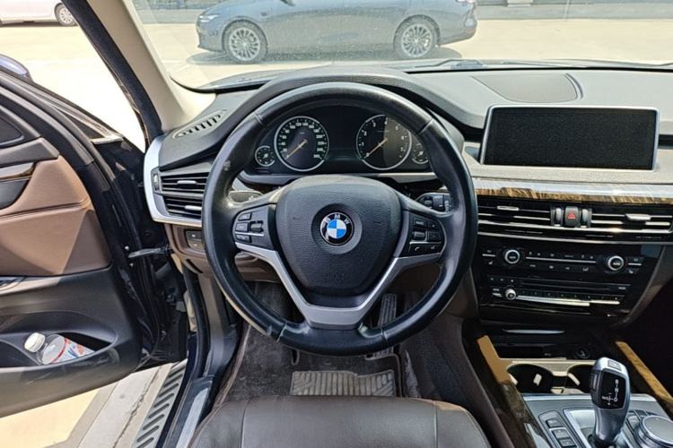 Used BMW X5 2018 xDrive28i Steering Wheel