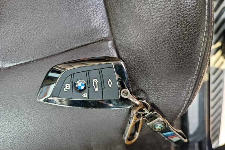Used BMW X5 2018 xDrive28i Vehicle Key