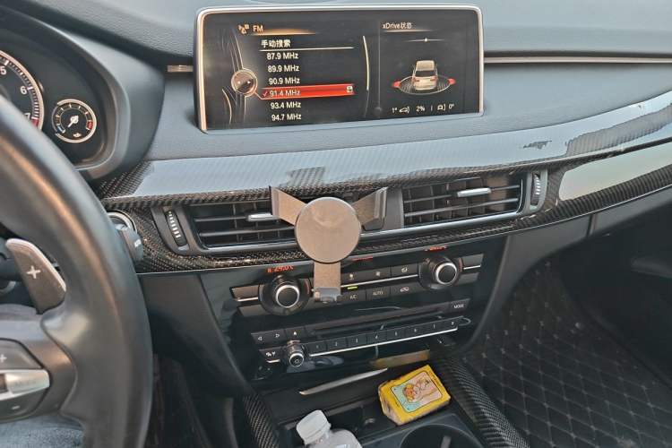 Used BMW X5  Audio And AC Panel