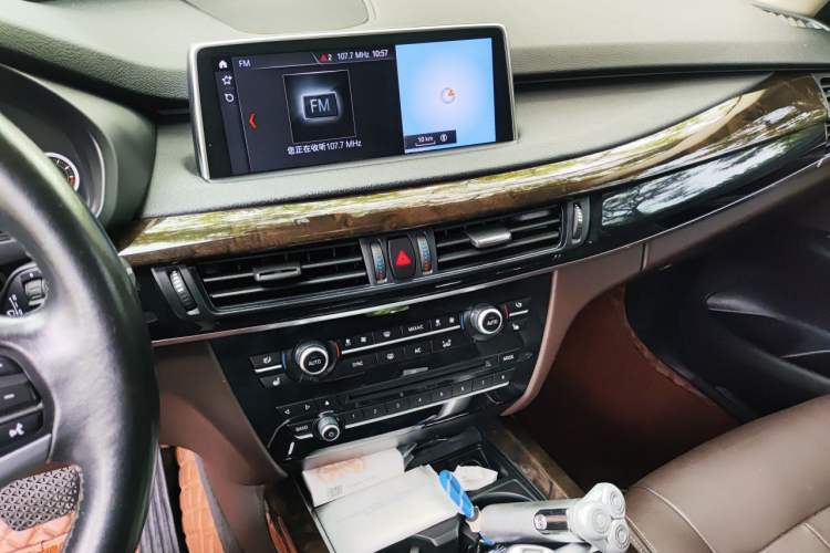 Used BMW X5 2018 xDrive28i Audio And AC Panel