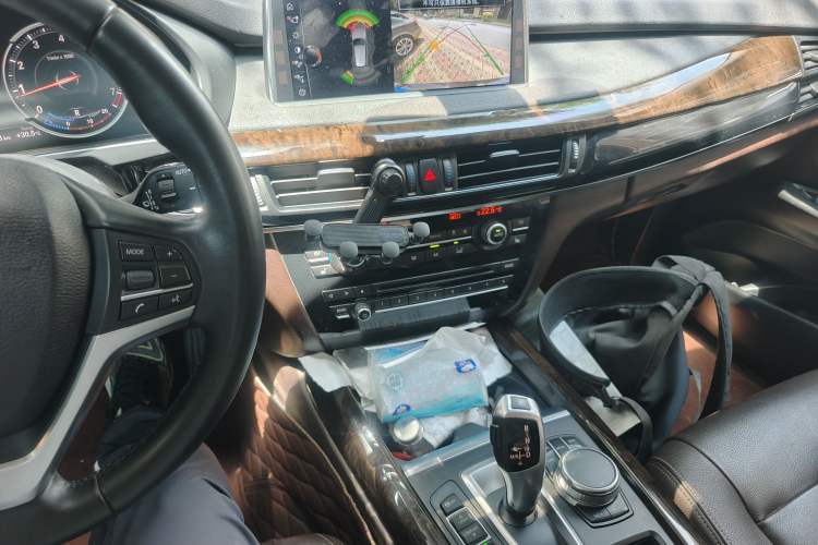 Used BMW X5 2018 xDrive28i Audio And AC Panel