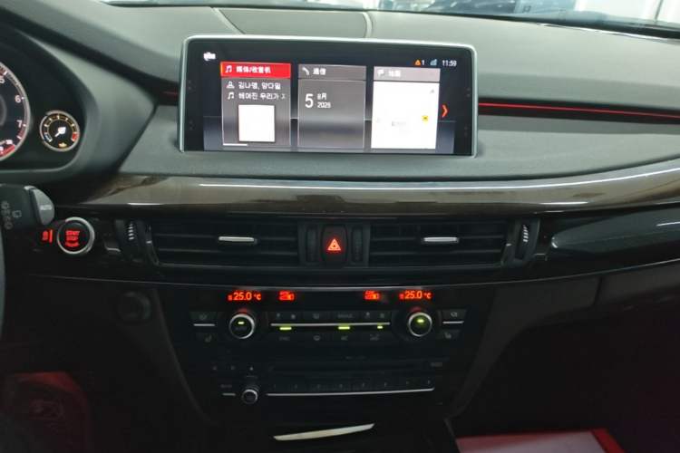 Used BMW X5 2018 xDrive35i Elegant Edition Audio And AC Panel