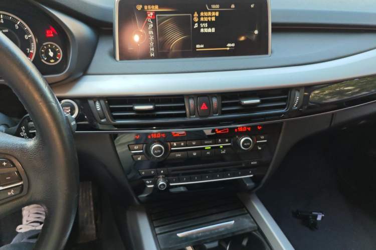 Used BMW X5  Audio And AC Panel