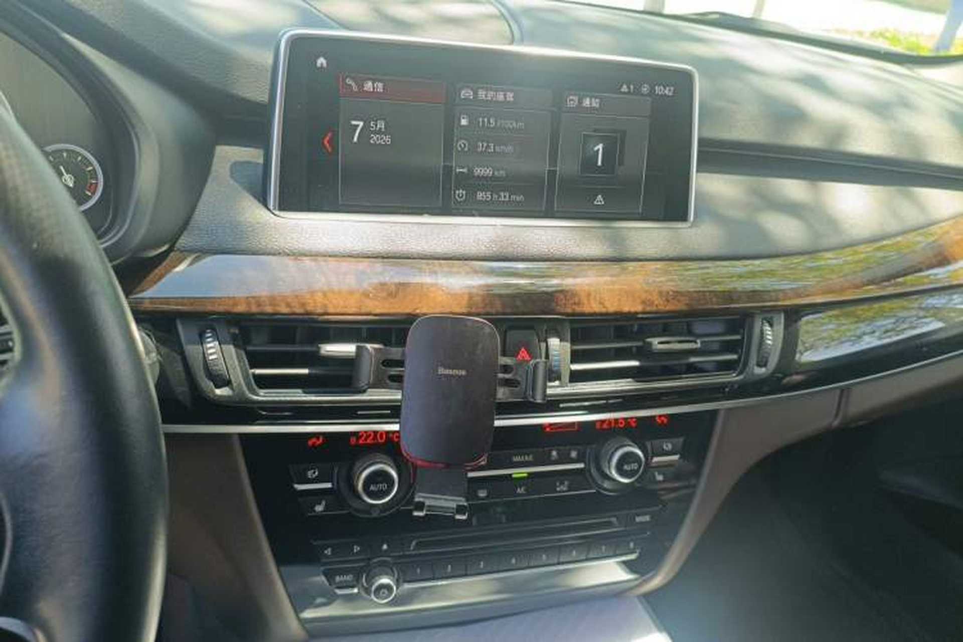 Used BMW X5 2018 xDrive28i Audio And AC Panel
