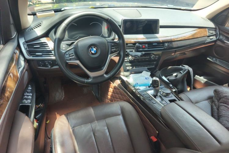 Used BMW X5 2018 xDrive28i Center Console