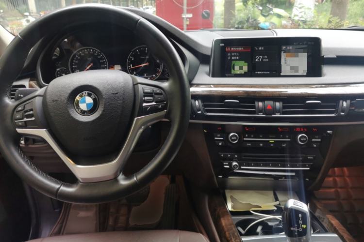 Used BMW X5 2018 xDrive28i Center Console