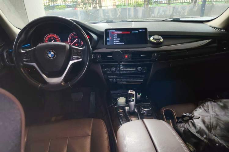 Used BMW X5 2018 xDrive28i Center Console