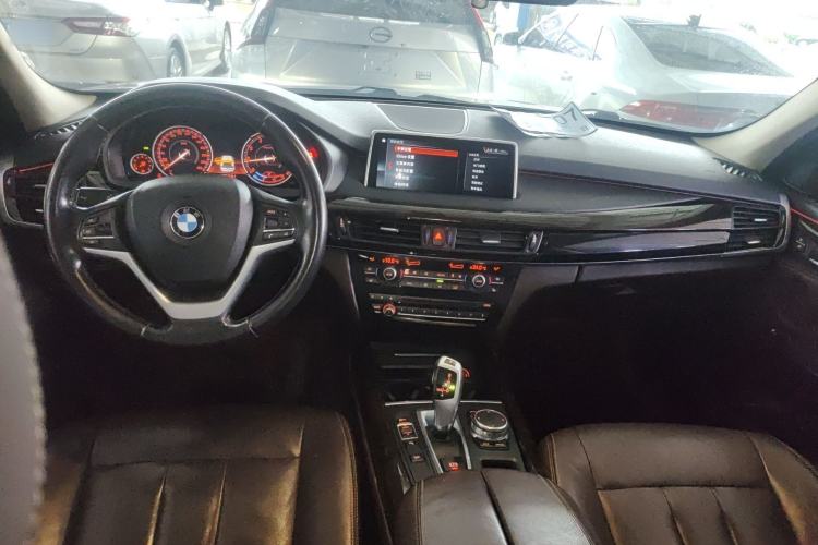 Used BMW X5 2018 xDrive28i Center Console