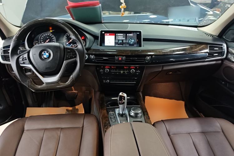 Used BMW X5 2018 xDrive28i Center Console