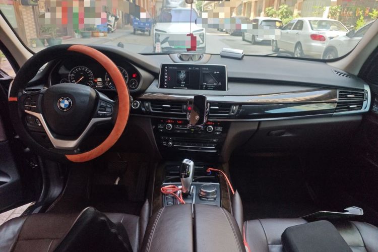Used BMW X5 2018 xDrive28i Center Console