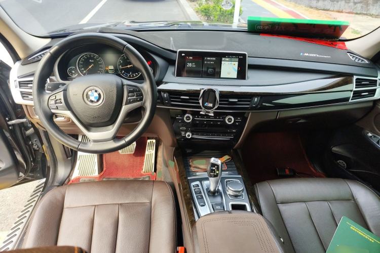 Used BMW X5 2018 xDrive28i Center Console
