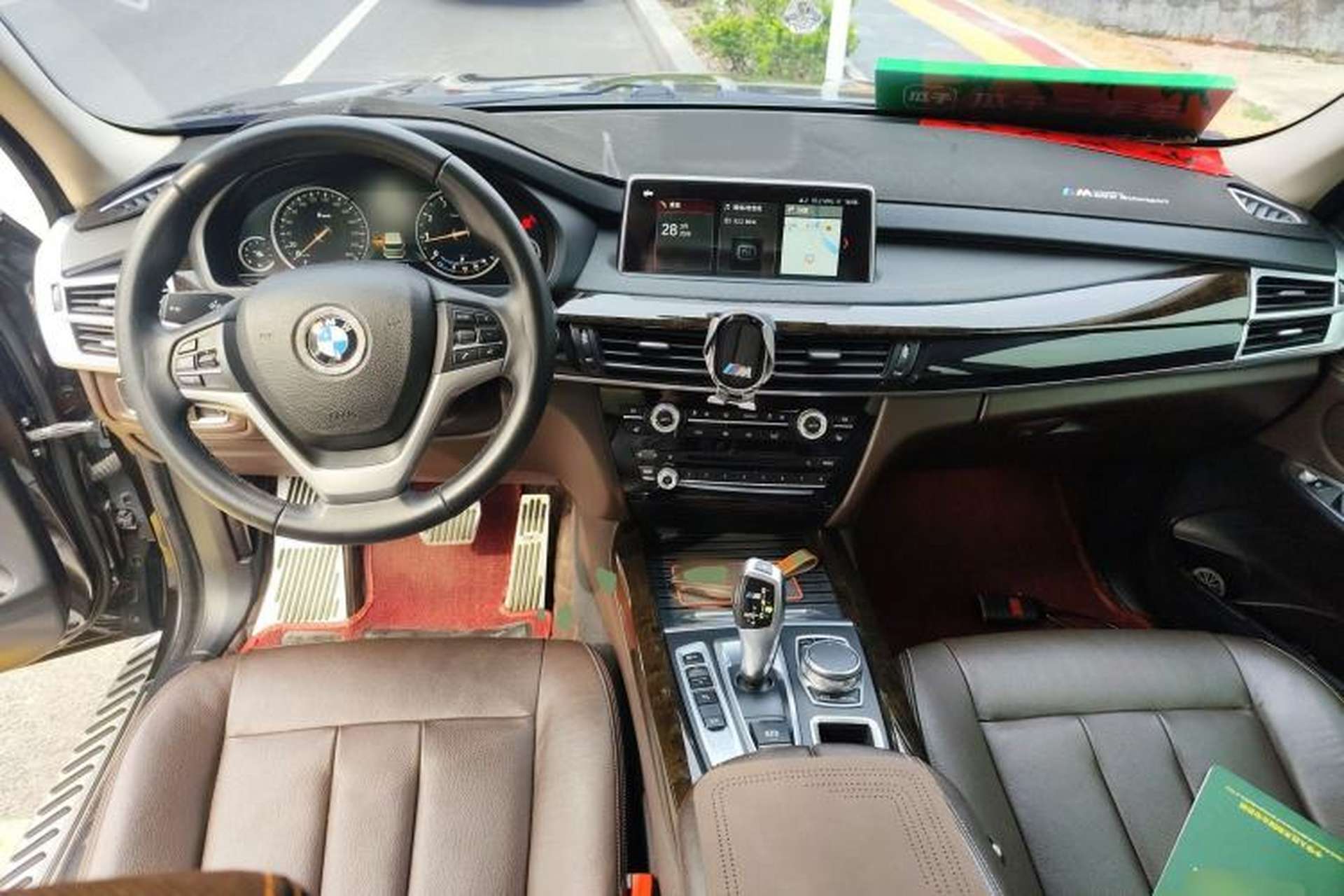 Used BMW X5 2018 xDrive28i Center Console