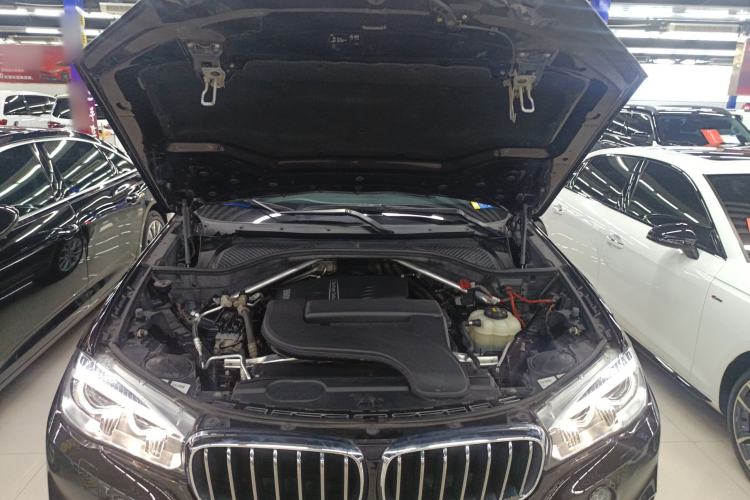 Used BMW X5 2018 xDrive28i Engine Bay