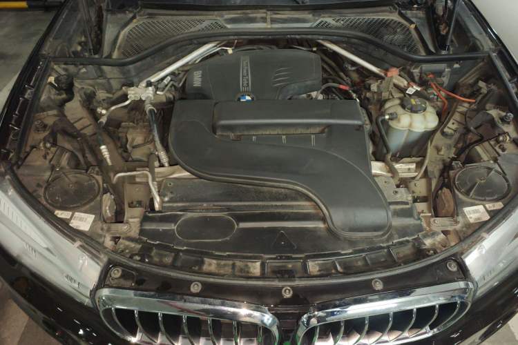 Used BMW X5 2018 xDrive28i Engine Bay