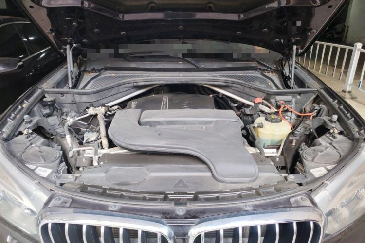 Used BMW X5 2018 xDrive28i Engine Bay