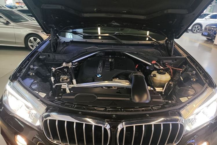 Used BMW X5 2018 xDrive35i Elegant Edition Engine Bay