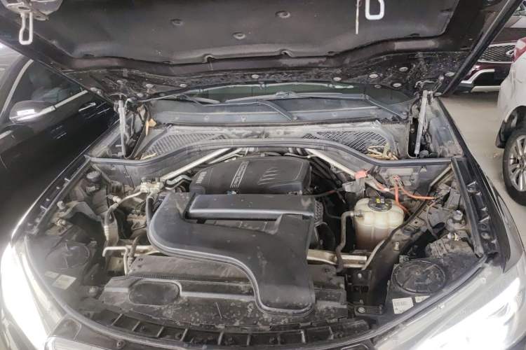 Used BMW X5 2018 xDrive28i Engine Bay