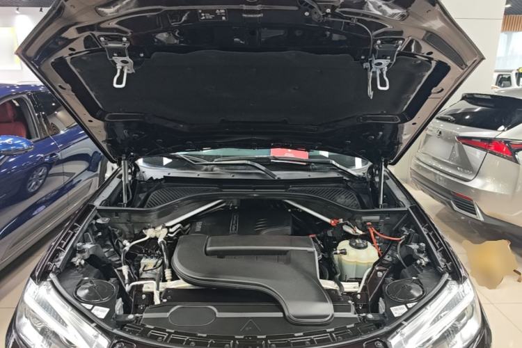 Used BMW X5 2018 xDrive28i Engine Bay