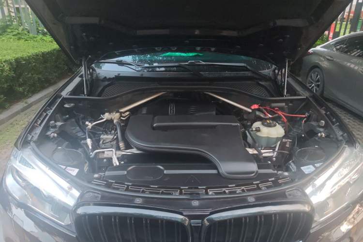 Used BMW X5 2018 xDrive28i Engine Bay